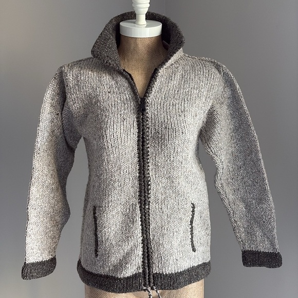 e.c.c. Ecuadorian Clothing Company Handmade in Ecuador Front Zip Sweater SMALL - Picture 2 of 14